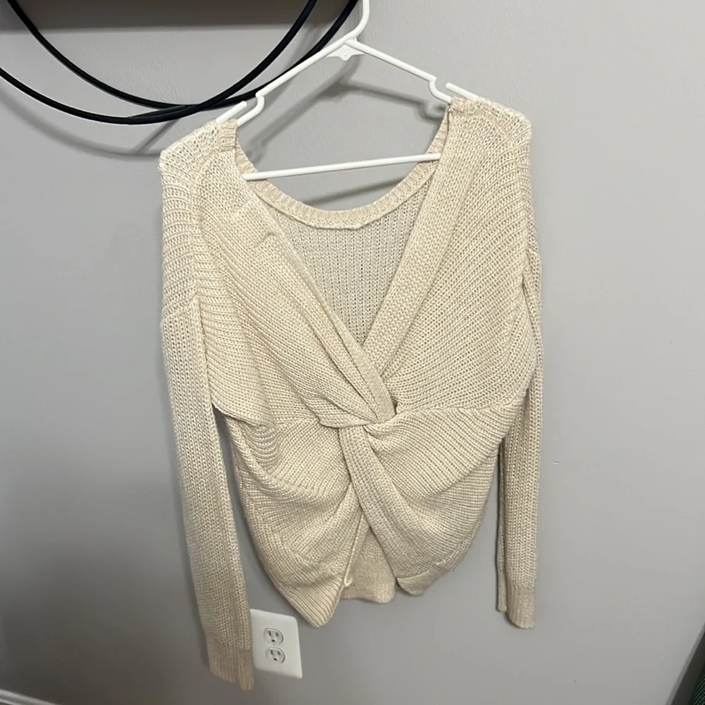 Sweater - Picture 1 of 2